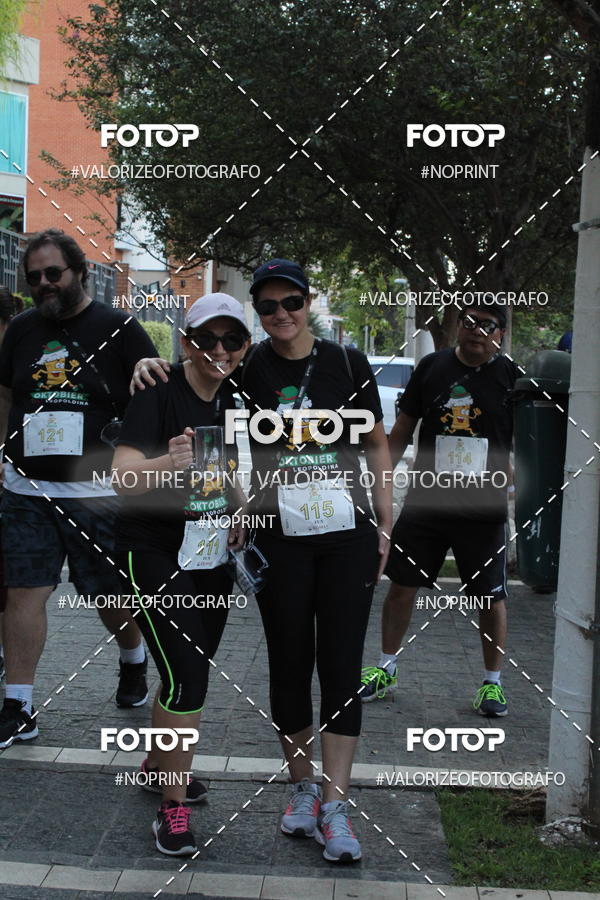 Buy your photos of the eventOktobier Corrida da Cerveja 2019 on Fotop