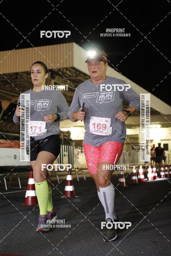 Compra tus fotos del eventoSANTANDER TRACK&FIELD RUN SERIES BH Airport En Fotop