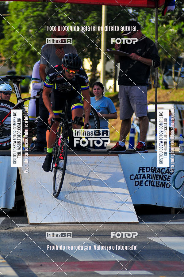 Buy your photos of the eventVolta de Brusque on Fotop