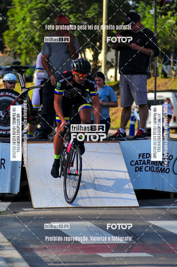 Buy your photos of the eventVolta de Brusque on Fotop