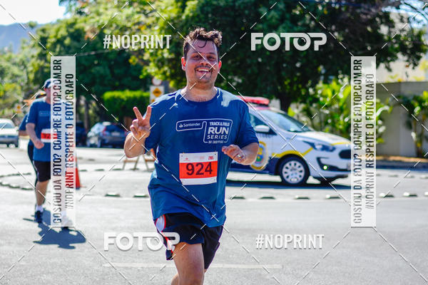 Buy your photos of the eventSANTANDER TRACK&FIELD RUN SERIES BH Shopping on Fotop