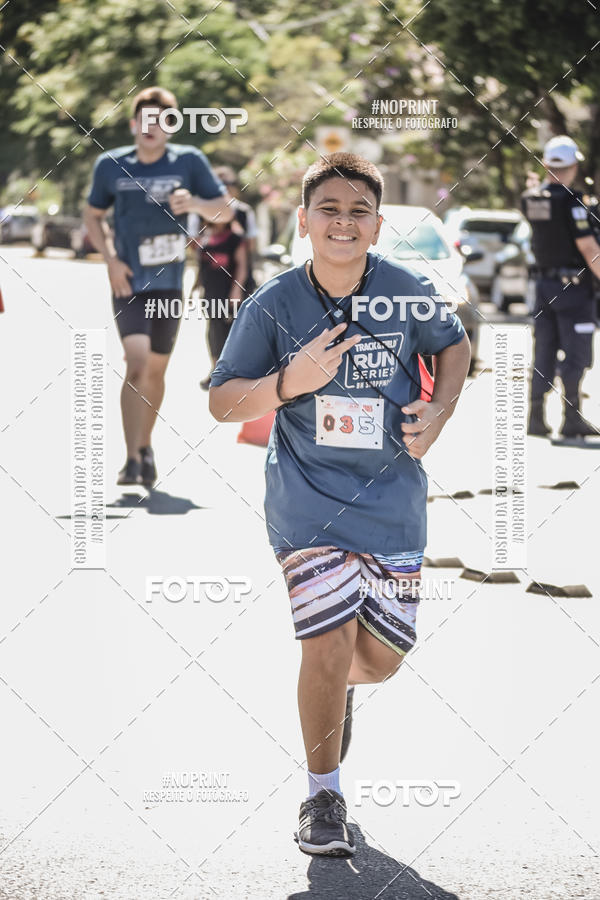 Buy your photos of the eventSANTANDER TRACK&FIELD RUN SERIES BH Shopping on Fotop
