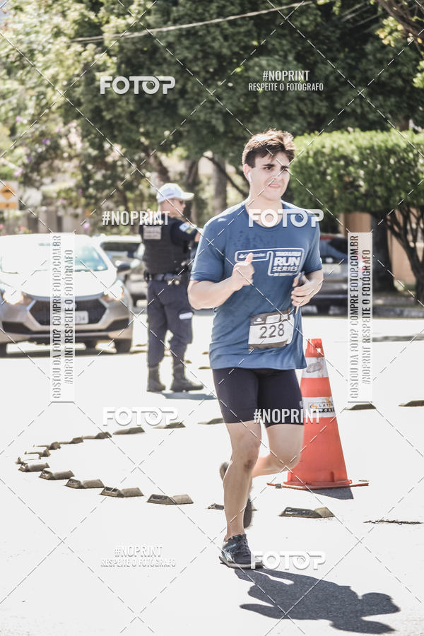 Buy your photos of the eventSANTANDER TRACK&FIELD RUN SERIES BH Shopping on Fotop