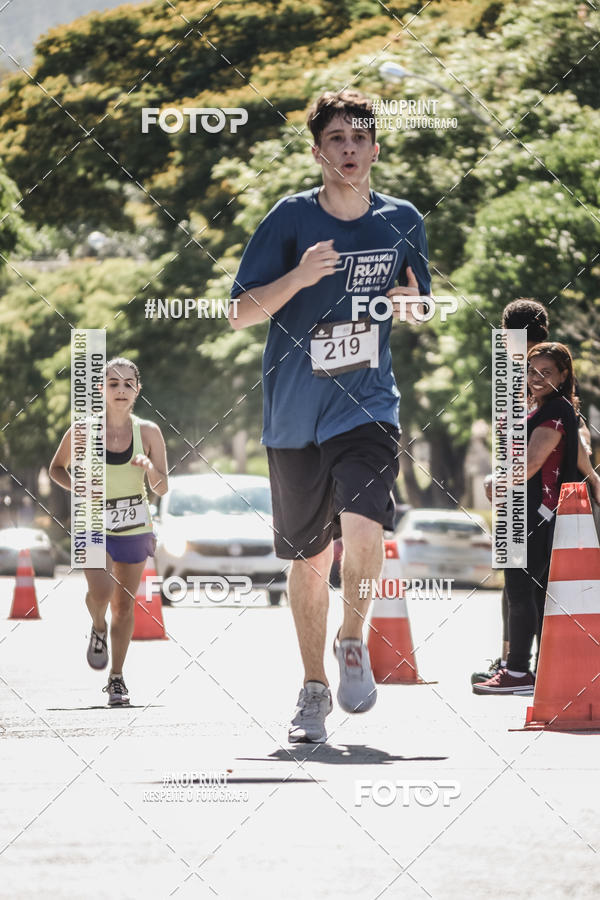 Buy your photos of the eventSANTANDER TRACK&FIELD RUN SERIES BH Shopping on Fotop