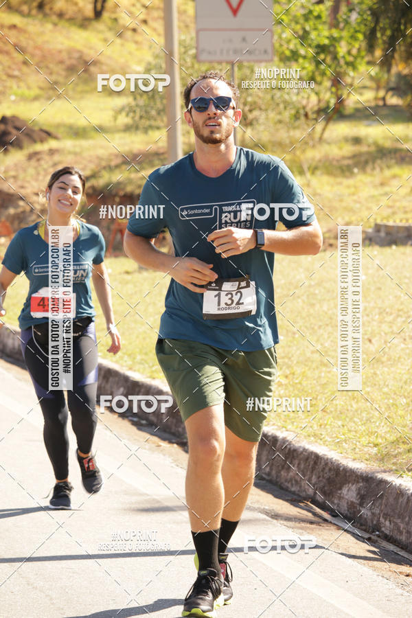 Buy your photos of the eventSANTANDER TRACK&FIELD RUN SERIES BH Shopping on Fotop