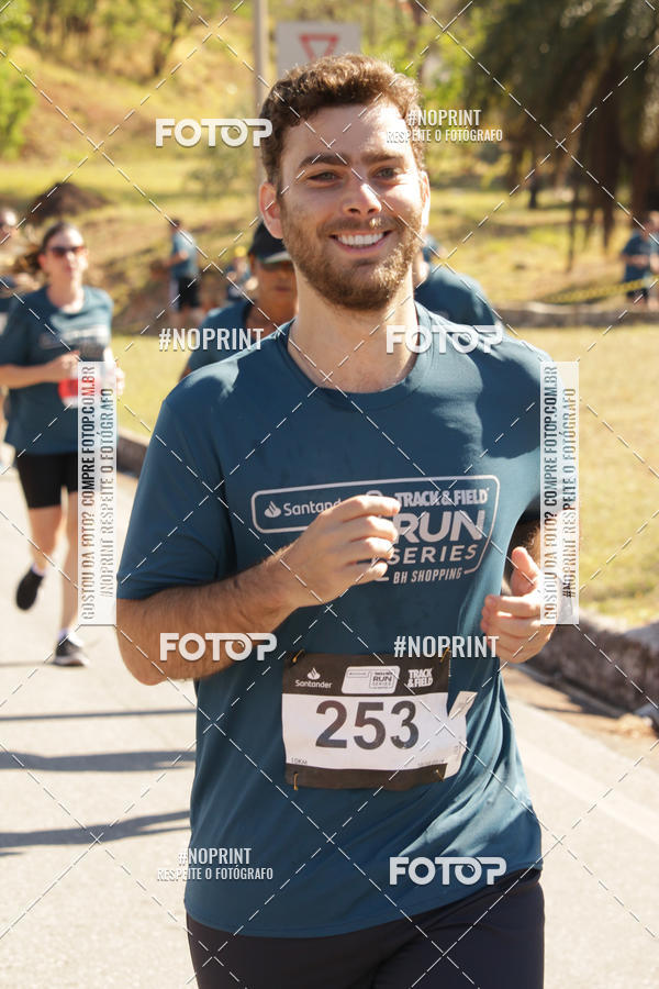Buy your photos of the eventSANTANDER TRACK&FIELD RUN SERIES BH Shopping on Fotop