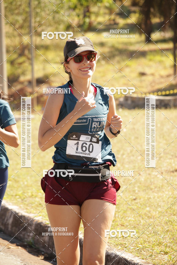 Buy your photos of the eventSANTANDER TRACK&FIELD RUN SERIES BH Shopping on Fotop