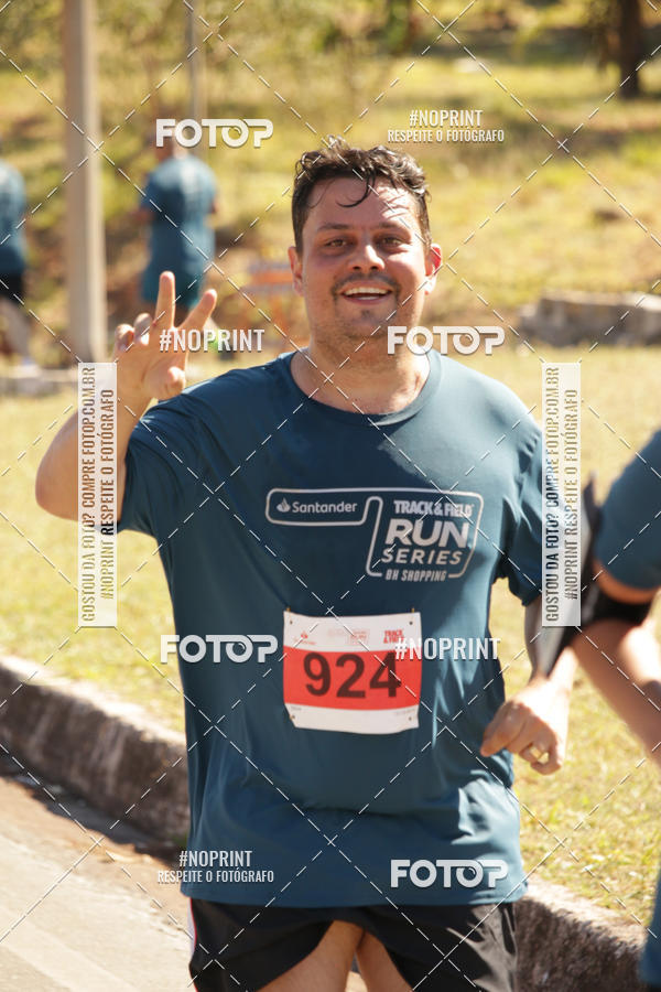 Buy your photos of the eventSANTANDER TRACK&FIELD RUN SERIES BH Shopping on Fotop