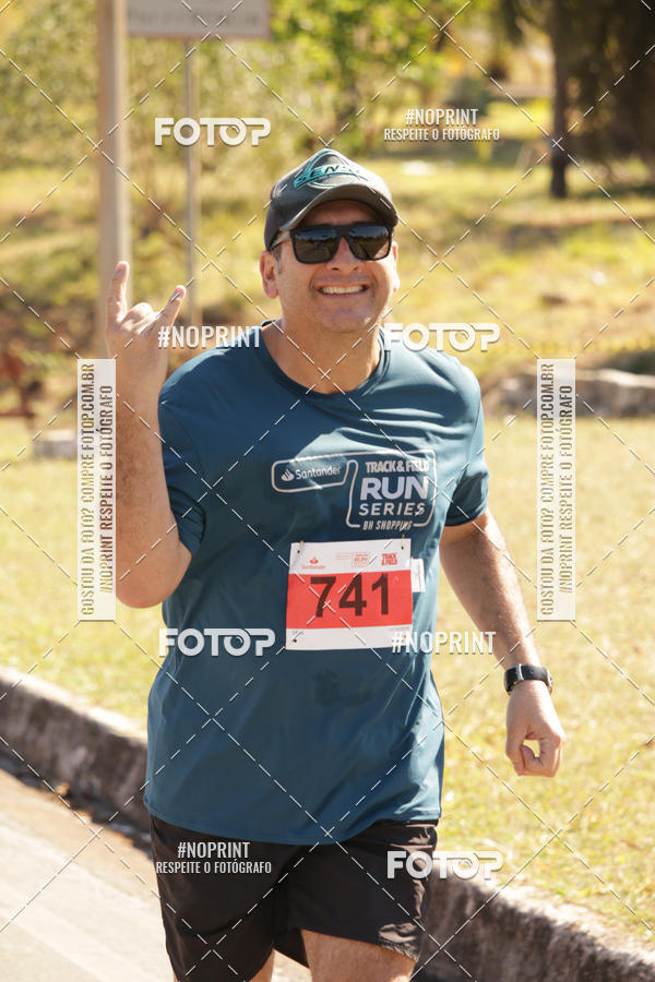 Buy your photos of the eventSANTANDER TRACK&FIELD RUN SERIES BH Shopping on Fotop