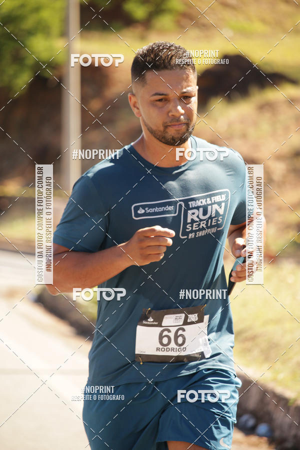 Buy your photos of the eventSANTANDER TRACK&FIELD RUN SERIES BH Shopping on Fotop