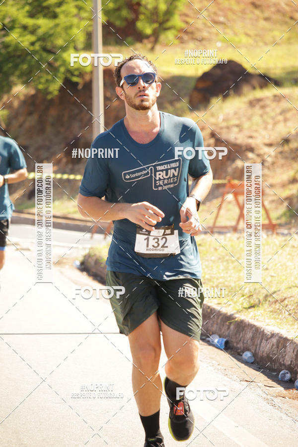 Buy your photos of the eventSANTANDER TRACK&FIELD RUN SERIES BH Shopping on Fotop