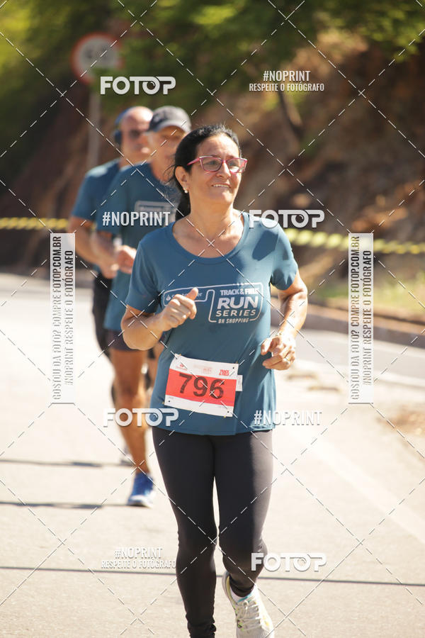 Buy your photos of the eventSANTANDER TRACK&FIELD RUN SERIES BH Shopping on Fotop