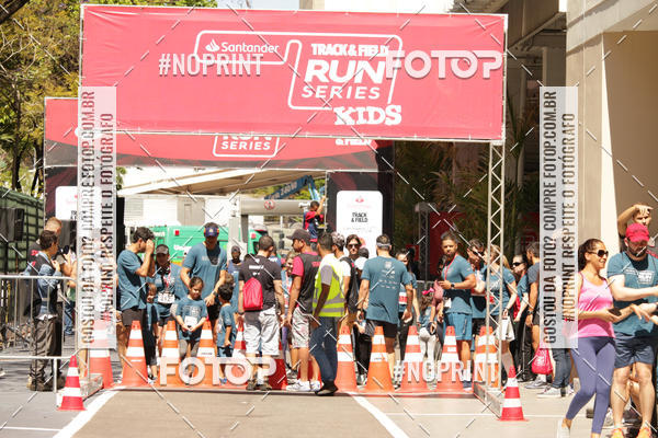 Buy your photos of the eventSANTANDER TRACK&FIELD RUN SERIES BH Shopping on Fotop