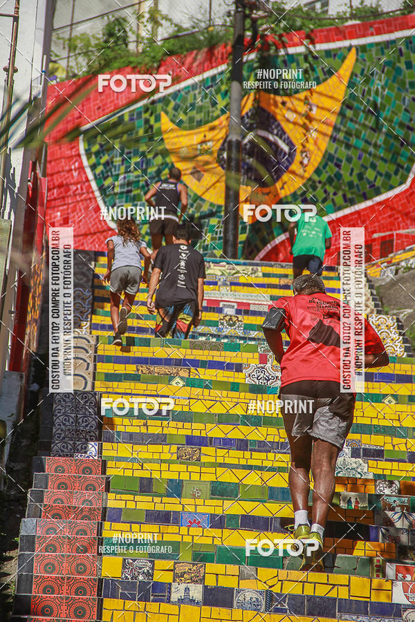 Compre as suas fotos do evento4 Treino da Escadaria de Selaron e 4 Corrida KIDS no Fotop