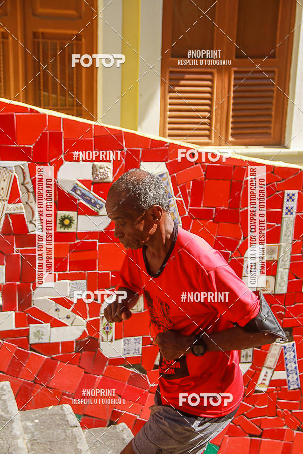 Compre suas fotos do evento4 Treino da Escadaria de Selaron e 4 Corrida KIDS no Fotop