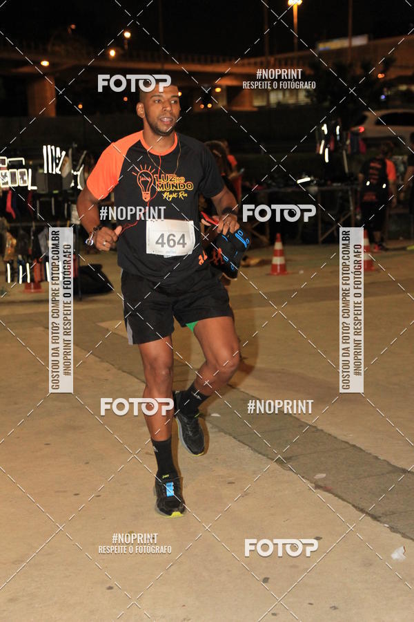 Buy your photos of the eventLuz do Mundo Night Run on Fotop
