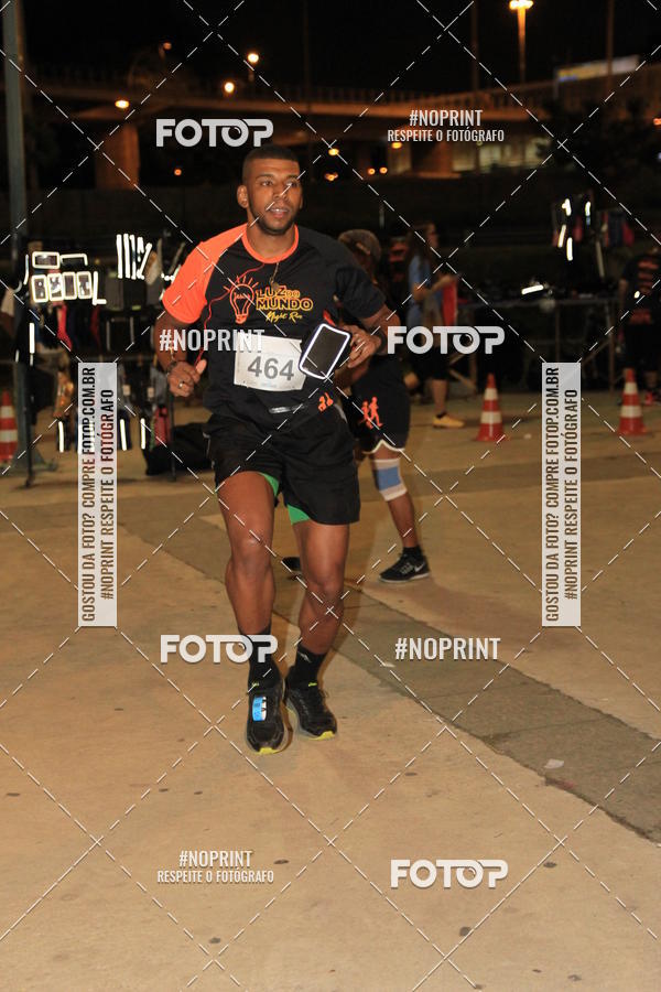 Buy your photos of the eventLuz do Mundo Night Run on Fotop