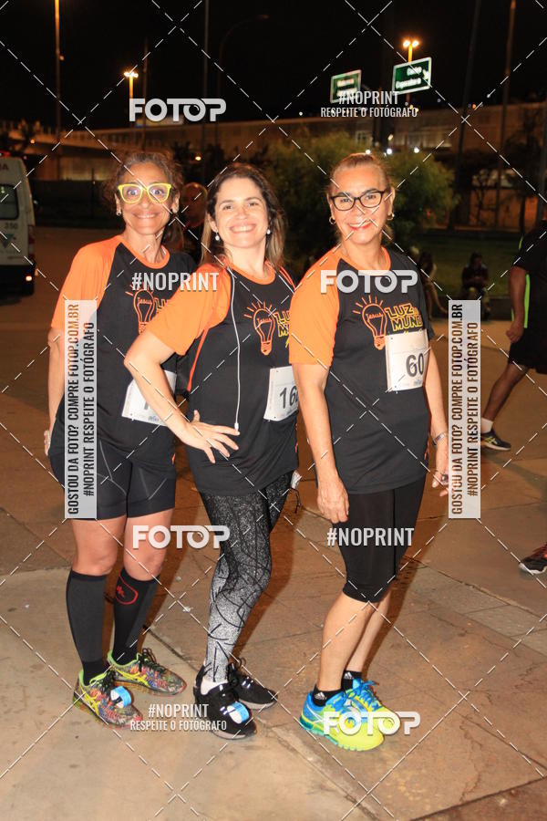 Buy your photos of the eventLuz do Mundo Night Run on Fotop
