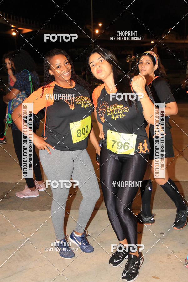 Buy your photos of the eventLuz do Mundo Night Run on Fotop