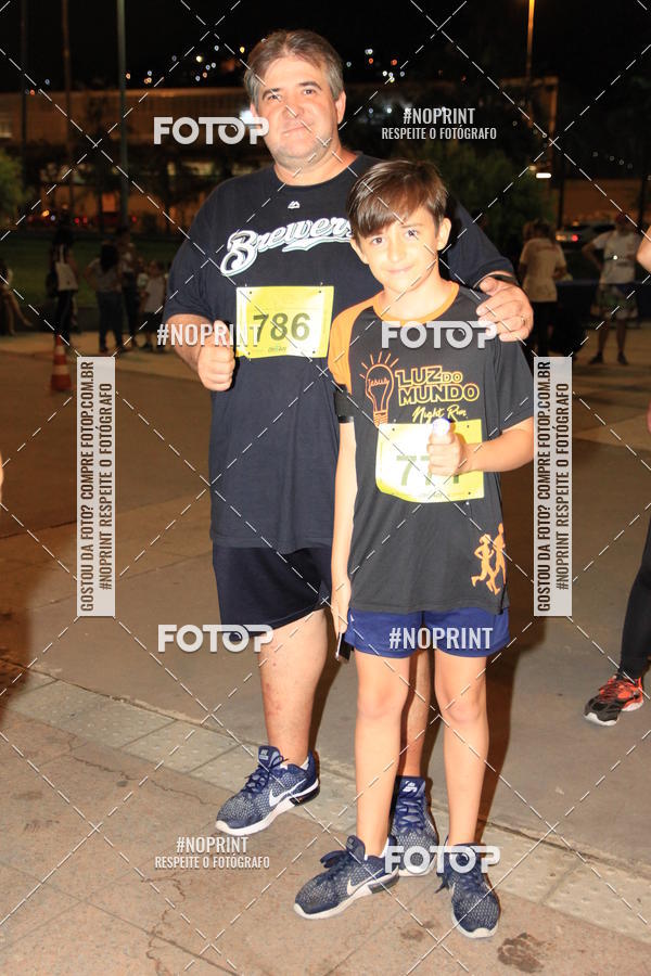 Buy your photos of the eventLuz do Mundo Night Run on Fotop