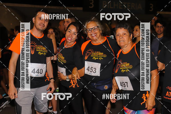 Buy your photos of the eventLuz do Mundo Night Run on Fotop