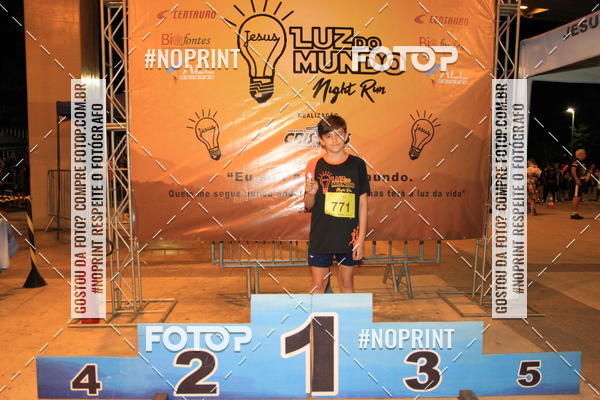 Buy your photos of the eventLuz do Mundo Night Run on Fotop
