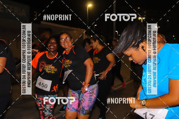 Buy your photos of the eventLuz do Mundo Night Run on Fotop