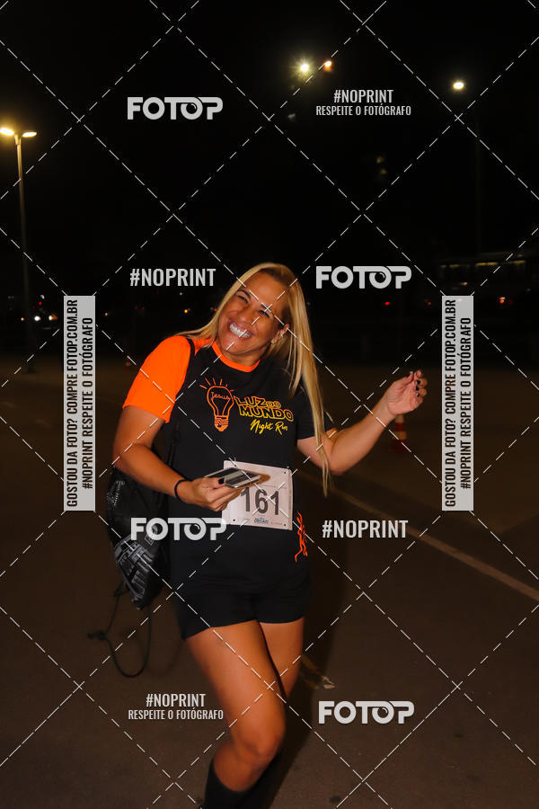 Buy your photos of the eventLuz do Mundo Night Run on Fotop