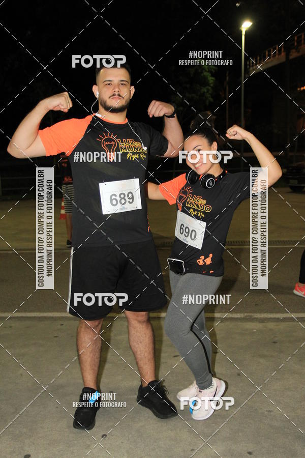 Buy your photos of the eventLuz do Mundo Night Run on Fotop