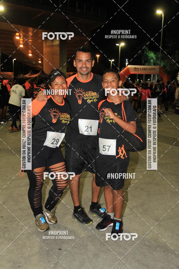 Buy your photos of the eventLuz do Mundo Night Run on Fotop