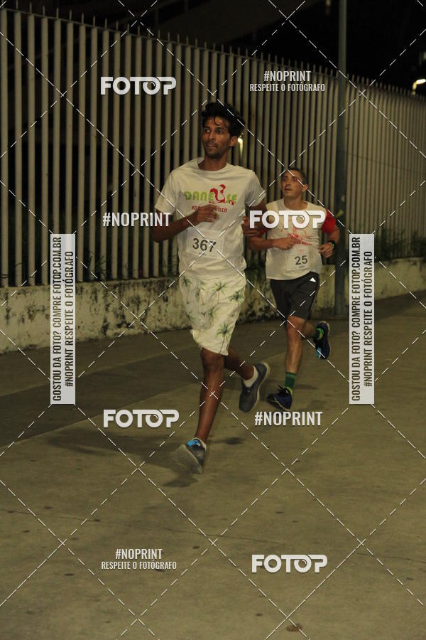 Buy your photos of the eventLuz do Mundo Night Run on Fotop