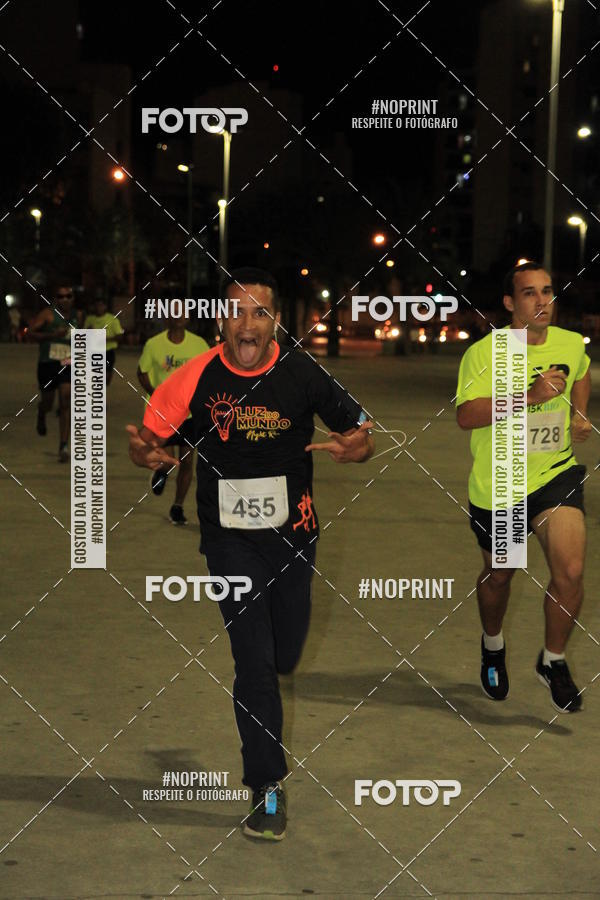 Buy your photos of the eventLuz do Mundo Night Run on Fotop