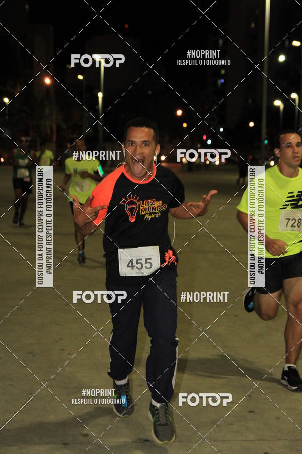 Buy your photos of the eventLuz do Mundo Night Run on Fotop