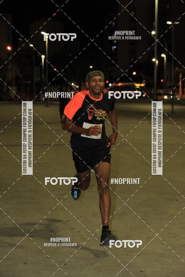 Buy your photos of the eventLuz do Mundo Night Run on Fotop