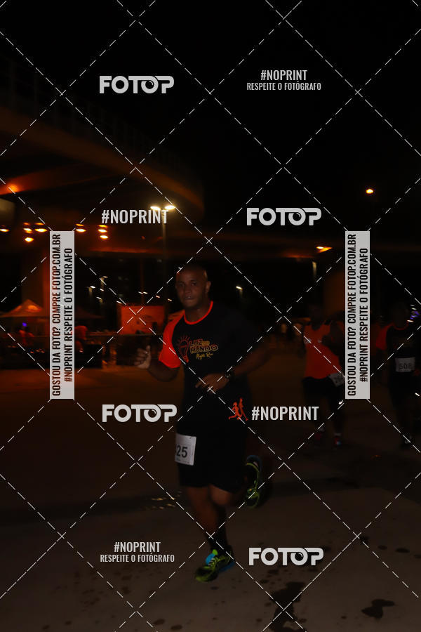 Buy your photos of the eventLuz do Mundo Night Run on Fotop