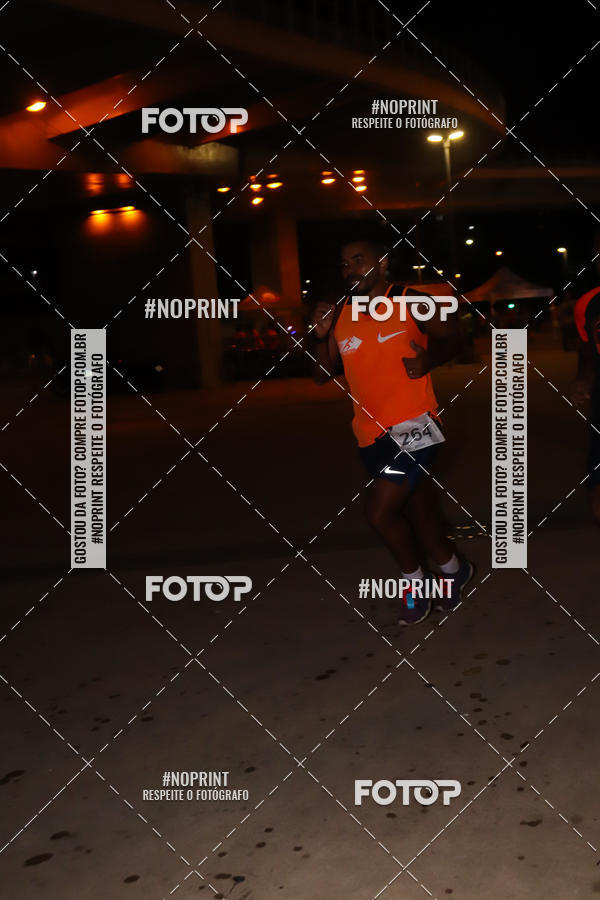 Buy your photos of the eventLuz do Mundo Night Run on Fotop