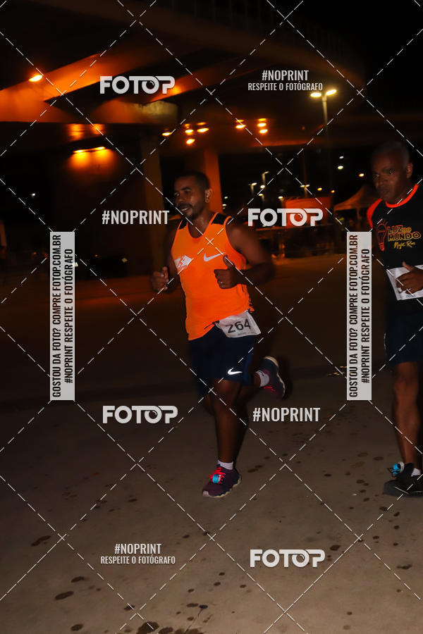 Buy your photos of the eventLuz do Mundo Night Run on Fotop