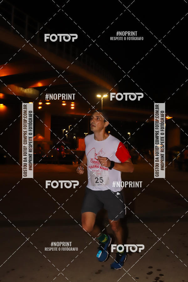 Buy your photos of the eventLuz do Mundo Night Run on Fotop