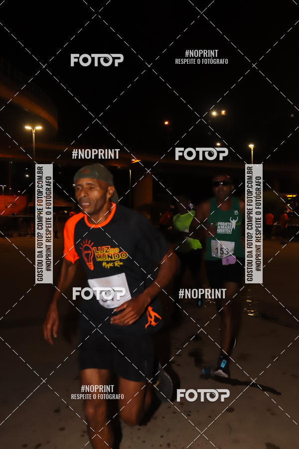 Buy your photos of the eventLuz do Mundo Night Run on Fotop