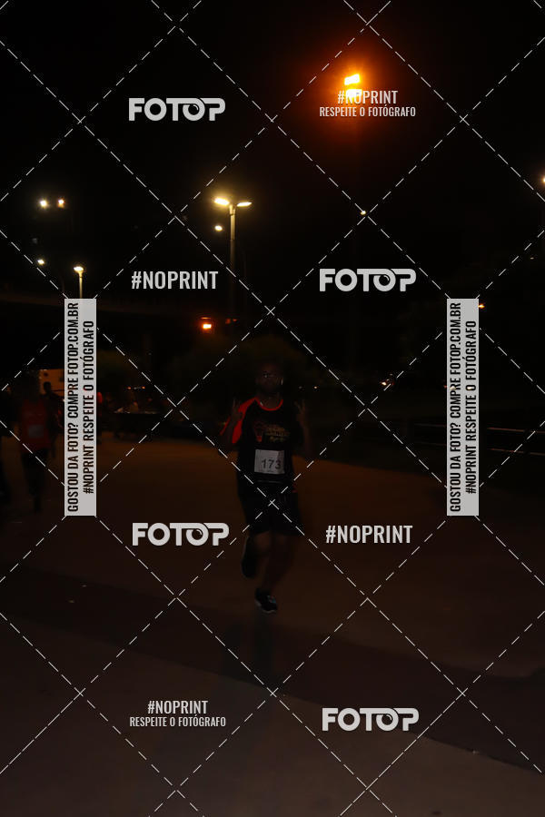 Buy your photos of the eventLuz do Mundo Night Run on Fotop