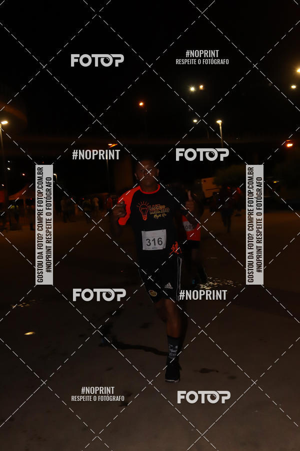 Buy your photos of the eventLuz do Mundo Night Run on Fotop