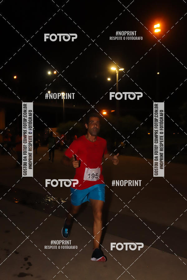 Buy your photos of the eventLuz do Mundo Night Run on Fotop
