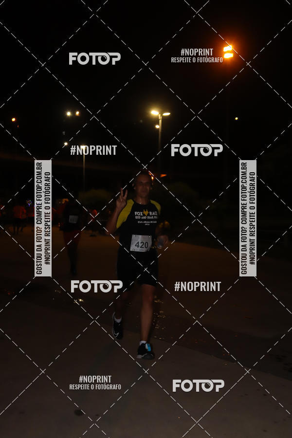 Buy your photos of the eventLuz do Mundo Night Run on Fotop