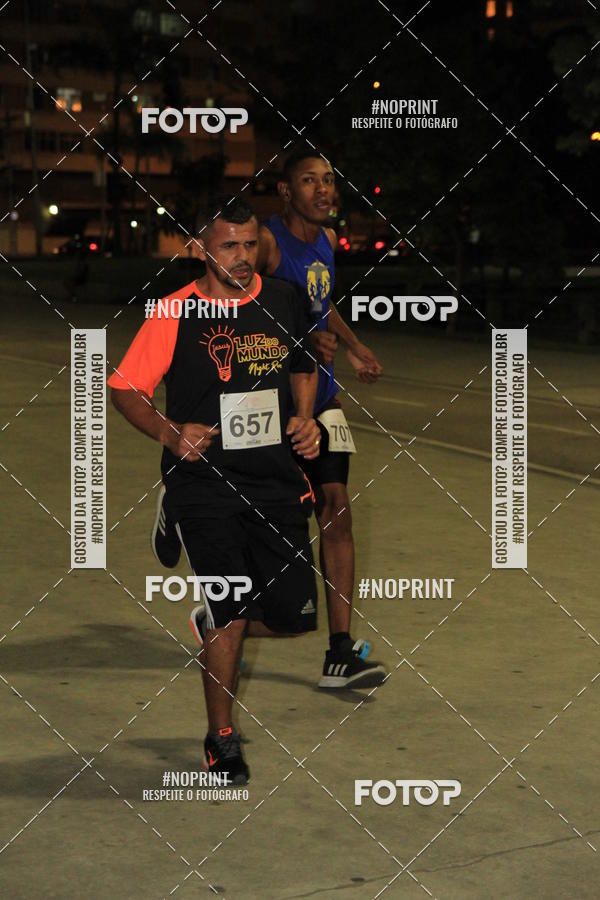 Buy your photos of the eventLuz do Mundo Night Run on Fotop