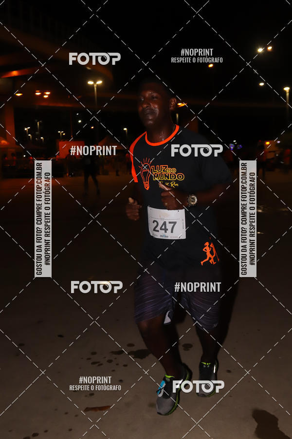 Buy your photos of the eventLuz do Mundo Night Run on Fotop
