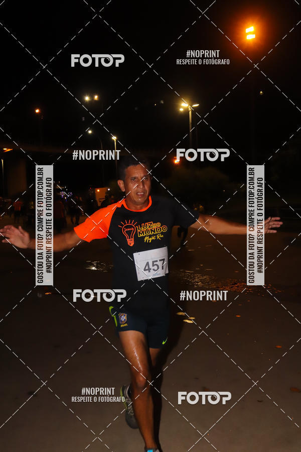 Buy your photos of the eventLuz do Mundo Night Run on Fotop
