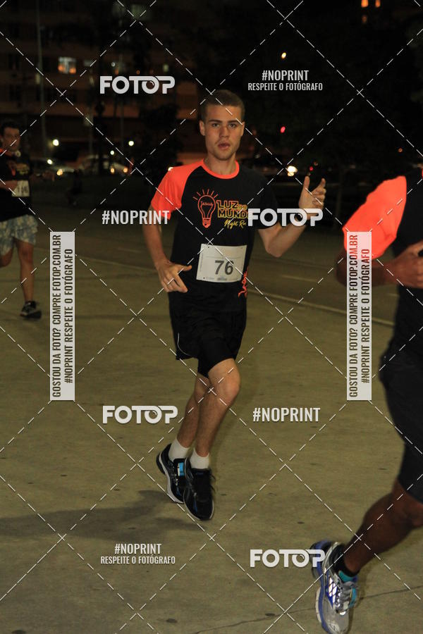 Buy your photos of the eventLuz do Mundo Night Run on Fotop