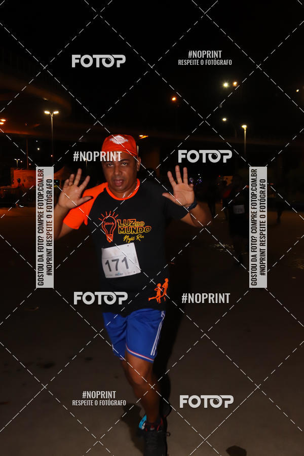 Buy your photos of the eventLuz do Mundo Night Run on Fotop