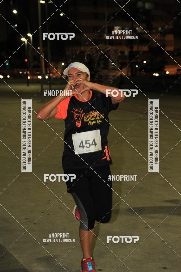 Buy your photos of the eventLuz do Mundo Night Run on Fotop