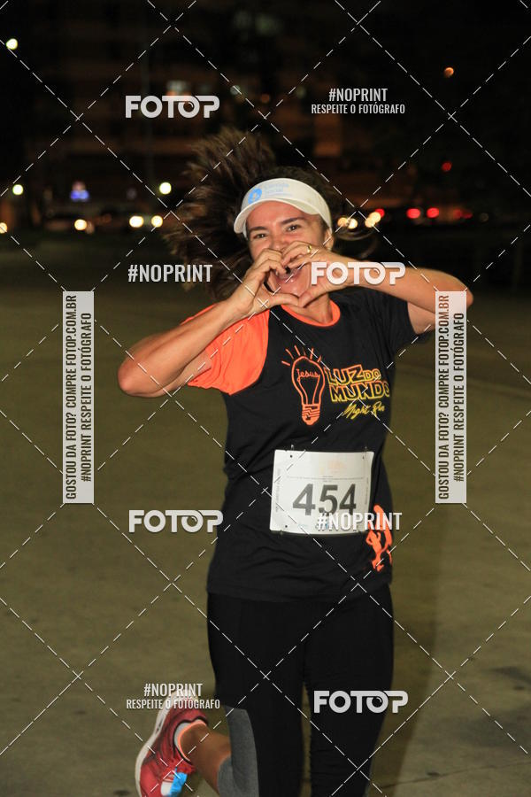 Buy your photos of the eventLuz do Mundo Night Run on Fotop